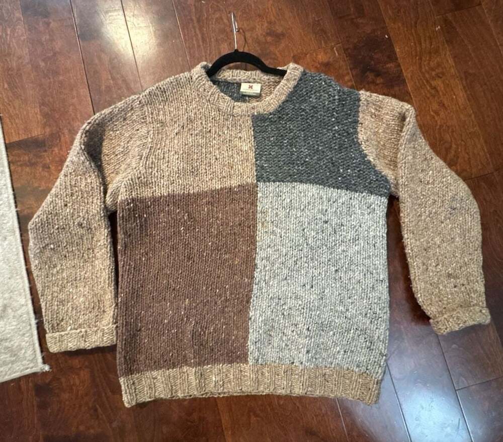 Carraig Donn Handknit Ireland 100% Pure New Wool Patchwork Chunky Crewneck Sweat
